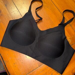 NEW NWOT NICE!!! Medium Seamless Black Bra. MUST BE BUNDLED